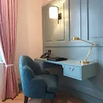 Ascot Hotel