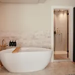 Ascot Hotel 4*