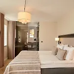 Ascot Hotel