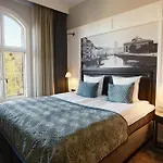 Ascot Hotel