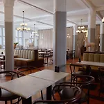 Ascot Hotel