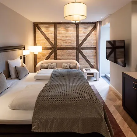 Ascot Hotell