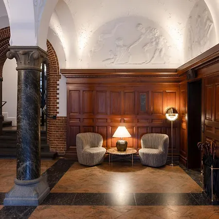 Ascot Hotel