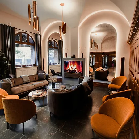 アスコット ホテル 4*