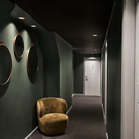 Ascot Hotel
