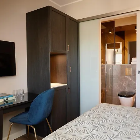 Ascot Hotel 4*