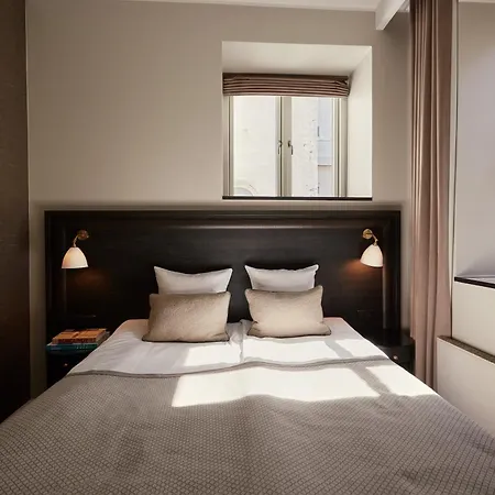 Ascot Hotel 4*